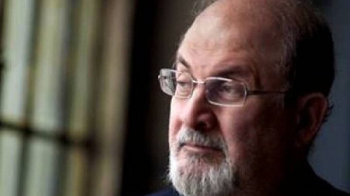 El PEN Internacional condena el ataque al escritor Salman Rushdie