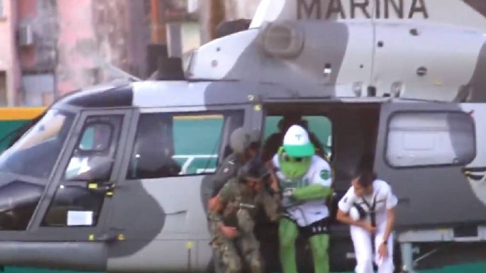 Madres de desaparecidos reprochan que se use un helicóptero de la Marina para trasladar una botarga