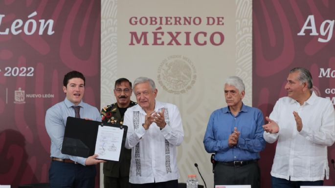 AMLO y Samuel García firman convenio para obras del acueducto El Cuchillo: "usted trae lluvia"