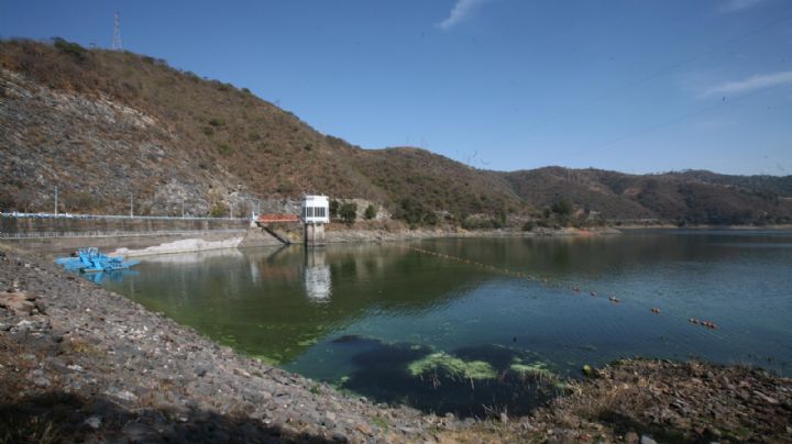 Suspenden triatlón en presa de Valle de Bravo por índices “históricos” de contaminación fecal