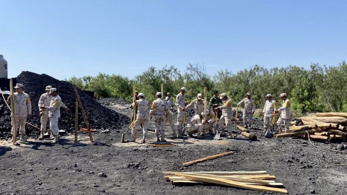 Entre hoy y mañana se tendrá plan de trabajo para seguir rescate de mineros: Protección Civil