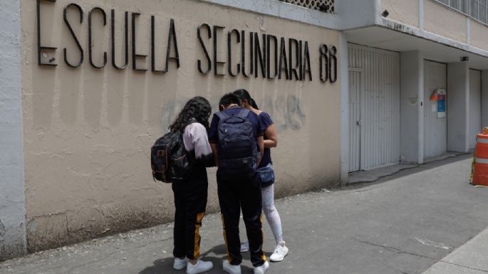 Esto dijo el Conapred sobre alumnos que asisten a escuelas con el cabello pintado o largo