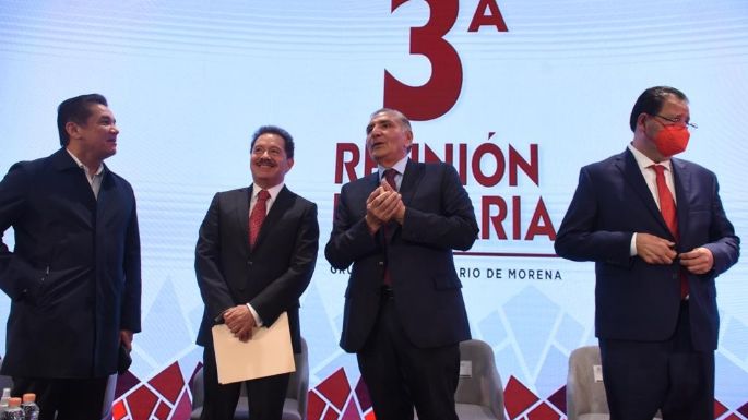 Adán Augusto López en plenaria de Morena: Desafía a oposición y declina abordar sucesión presidencial