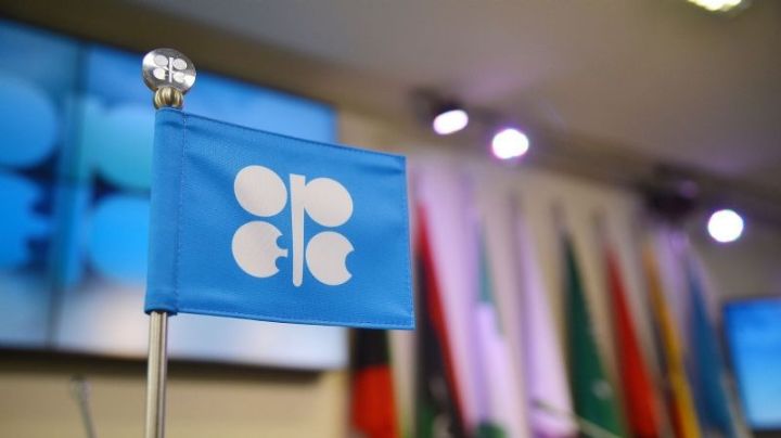 La OPEP+ aumentará en 100 mil barriles su producción en septiembre