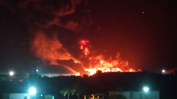 Medio centenar de heridos por un incendio en un puerto petrolero de Cuba