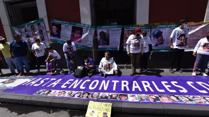 Familias de desaparecidos cierran simbólicamente la Ceavi; denuncian omisiones y negligencia