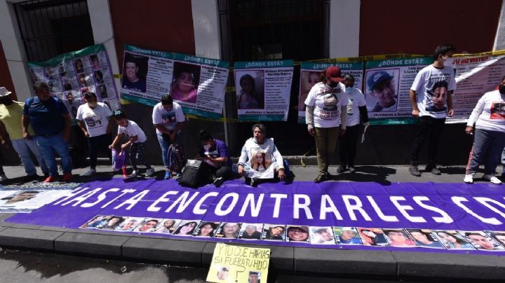 Familias de desaparecidos cierran simbólicamente la Ceavi; denuncian omisiones y negligencia