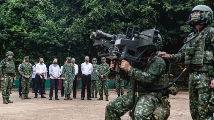 Taiwán derriba por primera vez un dron chino tras disparos de advertencia