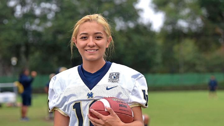 Ella es Andrea, la futbolista que ahora irrumpe en el futbol americano estudiantil