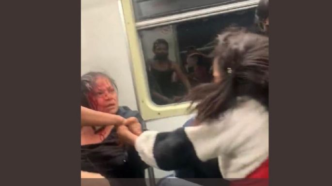 Viral: Dos mujeres tienen brutal pelea en un vagón del Metro