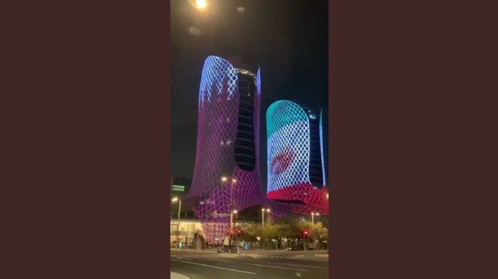 Qatar se une a la celebración mexicana y se ilumina de verde, blanco y rojo