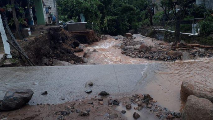 Lluvia arrastra a vecinos de Tlatlaya: hay cuatro muertos