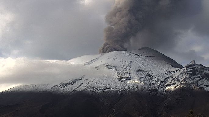 Puebla suspende clases en 40 municipios ante incremento de actividad volcánica del Popocatépetl