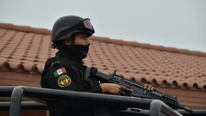 Civiles armados emboscan a policías en Anáhuac, NL; hay un agente muerto