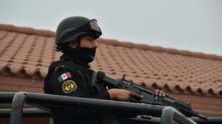 Civiles armados emboscan a policías en Anáhuac, NL; hay un agente muerto