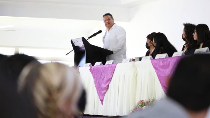 Gobernador de Hidalgo denuncia red de alcaldes y exfuncionarios que desvió 200 millones de pesos