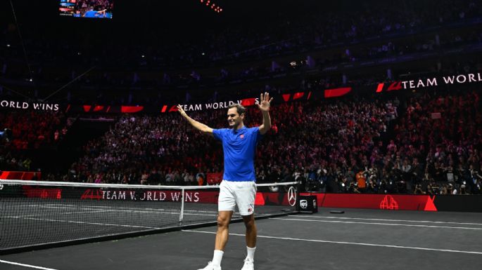 Entre lágrimas y el respeto del mundo del tenis, Federer dice adiós