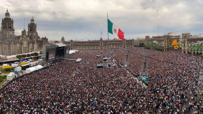 Grupo Firme reúne a 150 mil personas en concierto del Zócalo capitalino