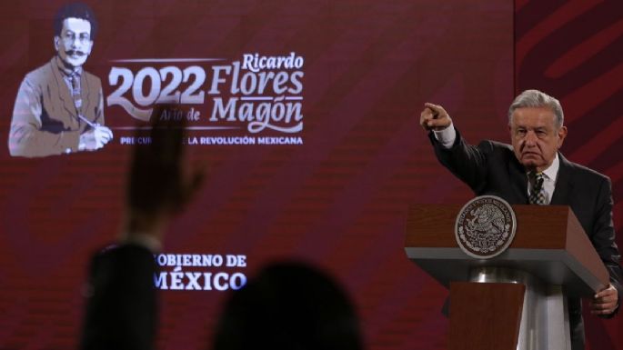 AMLO reta a Gastélum a demostrar el "narcorrégimen militarizado": "si presenta pruebas, yo renuncio"