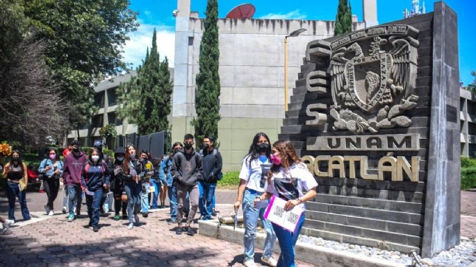 Estudiantes de la FES Acatlán se declaran en paro indefinido