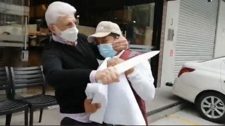 Padre del alcalde Mauricio Tabe amenaza con un cuchillo a inspectores del Invea; ofrece disculpa (Videos)