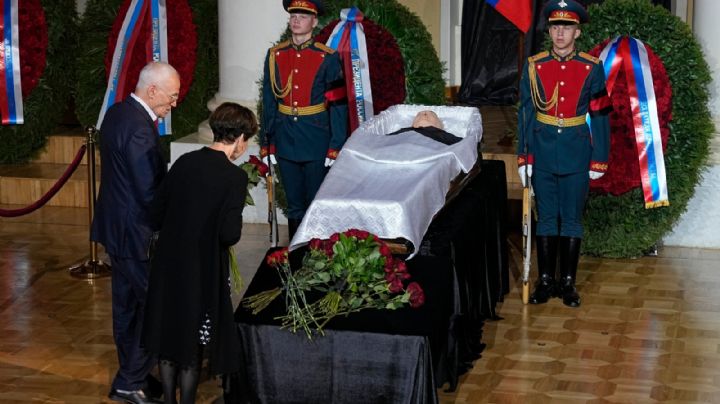 Miles despiden a Gorbachov en un funeral sin Putin ni homenajes de Estado