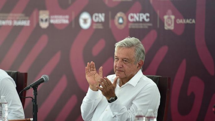 “Por portarse solidarios” con la 4T, AMLO basificará a 50 mil maestros de Oaxaca