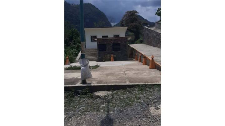 Despiden a reportera que publicó una nota sobre las escuelas del Conafe en el rancho de Barbosa