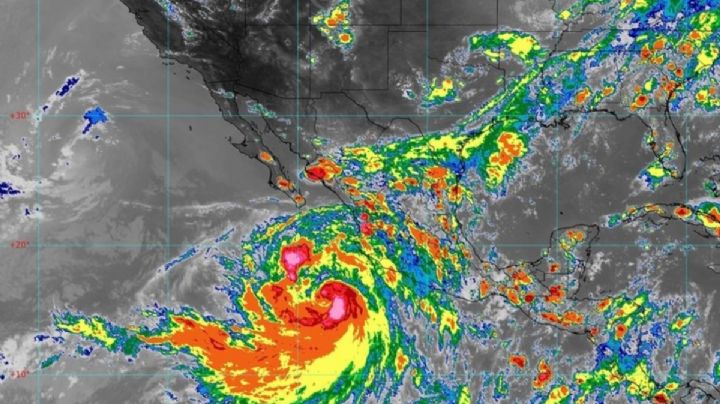 “Kay” se intensifica a huracán categoría uno; prevén lluvias torrenciales en estos 4 estados