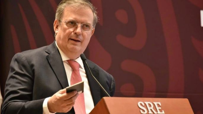 Ebrard lamenta los acontecimientos en Perú y hace votos "por el respeto a la democracia"