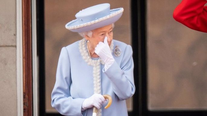 La reina Isabel II allanó la transición para su hijo Carlos