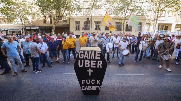 Taxistas europeos protestan contra Uber