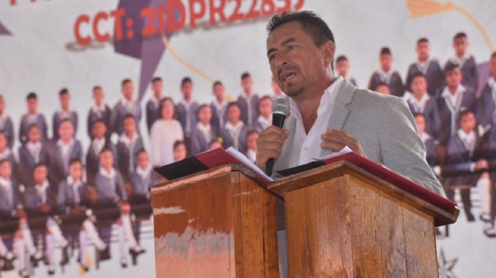 Alcalde de Tlatlauquitepec clausura oficinas de radio comunitaria “La poblanita de la sierra”