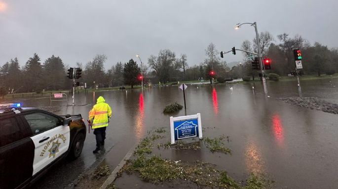 Biden declara la situación de emergencia en California por las inundaciones (Videos)