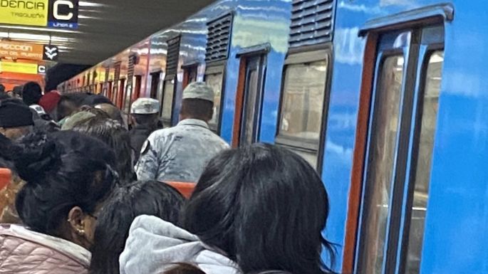 Con todo y Guardia Nacional siguen las fallas en el Metro: desalojan un tren en la Línea 7