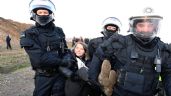 La policía alemana se lleva a rastras a Greta Thunberg