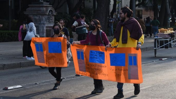 Marchan contra la militarización del Metro y por las víctimas del choque en la Línea 3