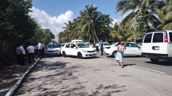 Quitarán 15 concesiones a taxistas que bloquearon Cancún en protesta por Uber