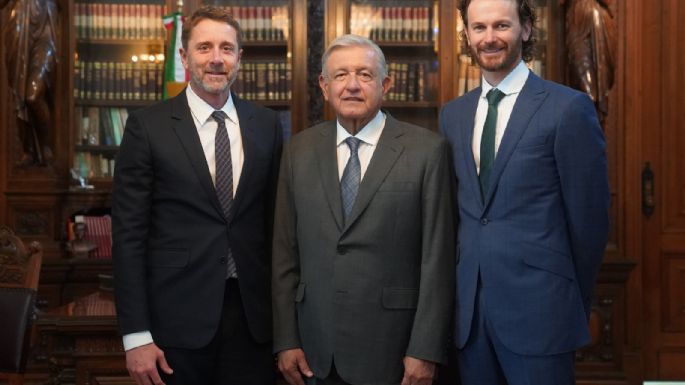 AMLO se reúne con inversionistas de serie documental sobre Islas Marías