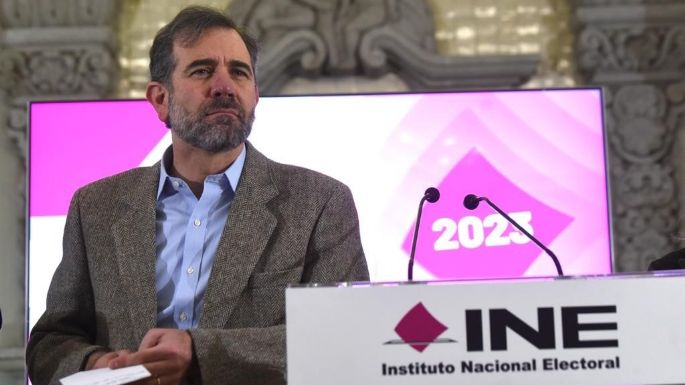 Lorenzo Córdova y otros consejeros del INE mal informan sobre el Plan B: Mario Delgado