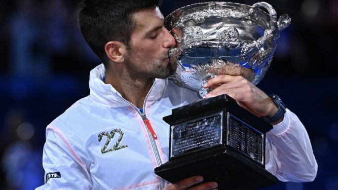 Djokovic alcanza los 22 Grand Slams de Nadal al conquistar el Abierto de Australia