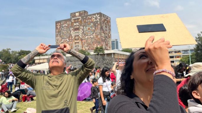 Miles de capitalinos observan desde la UNAM el eclipse solar anular (Videos + Fotos)