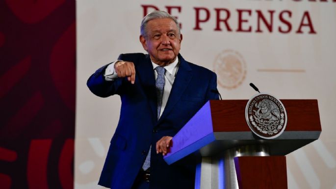 “Aquí me van a jeringar”: AMLO anuncia que la próxima semana se vacunará contra influenza y covid-19