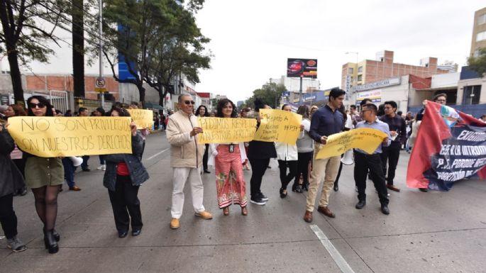 Juez ordena frenar la represión contra empleados del Poder Judicial que protestan en Periférico