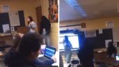 Alumna da sillazo en la cabeza a su maestra y la deja inconsciente (Video)