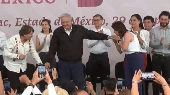 Alcaldesa de Tecámac niega sumisión a la personalidad con beso en la mano al presidente