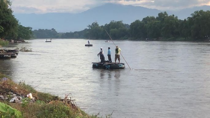 Captan un cuerpo embolsado flotando sobre el afluente del Río Suchiate
