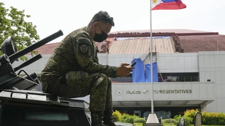Ordenan a militares filipinos no usar inteligencia artificial ante riesgos de seguridad