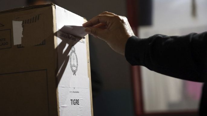 Cierra votación y comienza conteo oficial en crucial elección presidencial en Argentina