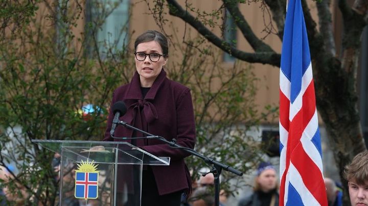 Mujeres de Islandia hacen huelga para exigir igualdad salarial